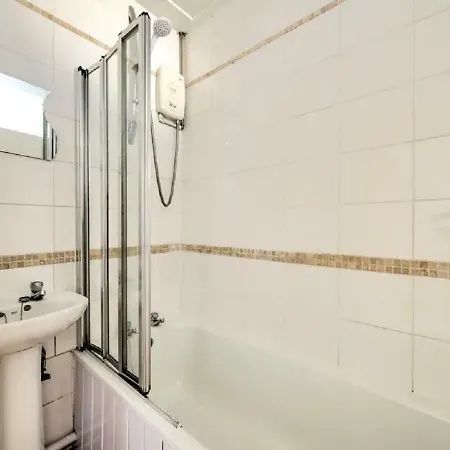 3 Bed Stylish & Spacious Georgian City Centre אדינבורו