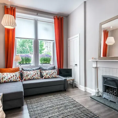 Ground Floor Comfortable Stockbridge Apt *