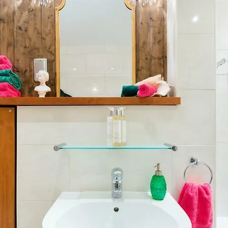 The Park At Holyrood Apartman *