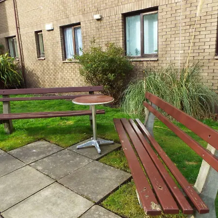 Ideal Location With Free On-site Private Parking Appartement