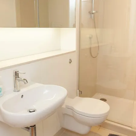 Apartamento 2 Bed At Quartermile Edimburgo