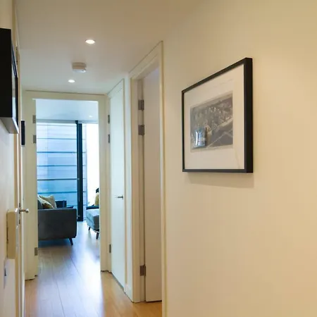 2 Bed At Quartermile Apartamento