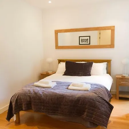 2 Bed At Quartermile Edimburgo