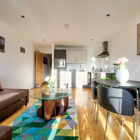 Apartment 17 2 Melvin Walk *