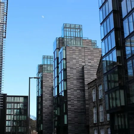 2 Bed At Quartermile Edimburgo