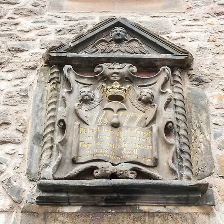 Sunny & Spacious Royal Mile Dating From 1677 公寓