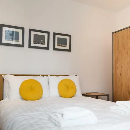 2 Bed At Quartermile *