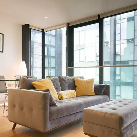 2 Bed At Quartermile Apartamento