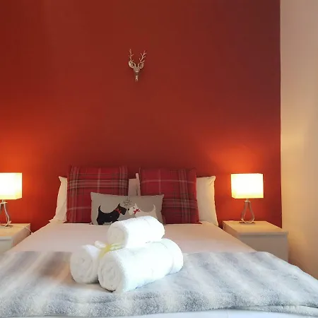 Stylish - Near Haymarket, Walk To Castle And Princes Street Apartmán *