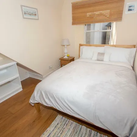 Spacious 2 Bed In The Heart Of Old Town 아파트 *