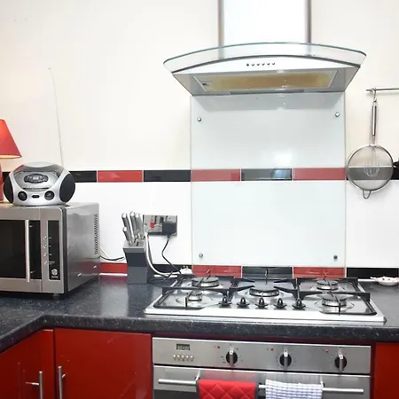 Homely, Contemporary And Bright 1br Apartment! *