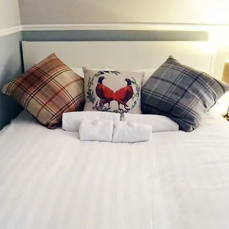 *new* Central Edinburgh, Historic 2br * إدنبرة