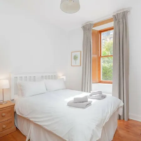 5 Mins To Princes Street - Main Door - Private Garden - New *