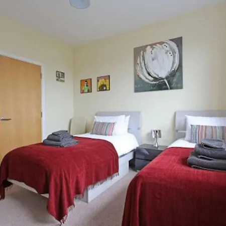 شقة Comfortable Apt W/parking And Elevator