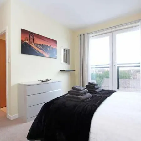 Comfortable Apt W/parking And Elevator *