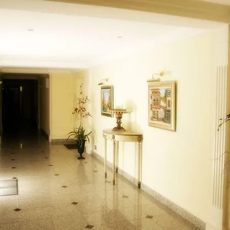 Luxurious Near City Centre Edimburgo