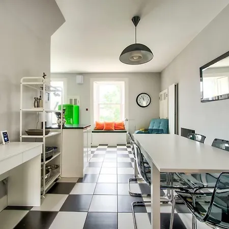 דירה Stylish & Modern 3br Apartment, Free Parking אדינבורו