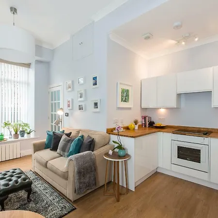 Apartment Scottish Stays - Main Door Studio In West Montgomery Place *