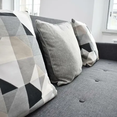 Modern & Bright 1 Bed For 4 Close To City Centre! * Edinburgh