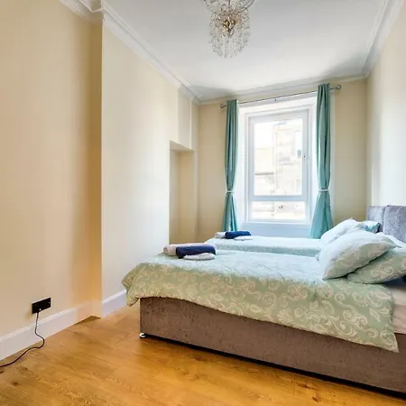 Fabulous Seaside - Sleeps 6, Free Wifi & Parking *