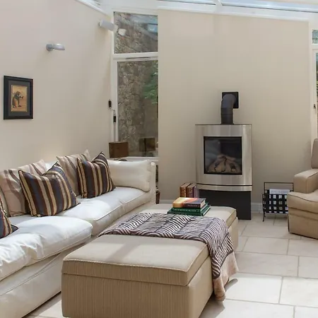 Fabulous With Three Ensuite Bedrooms, Private Patio And Garden *