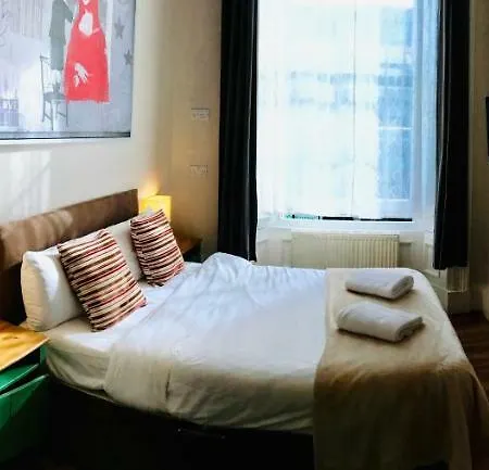 Dene Guest House, New Town