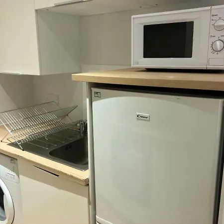 Apartment 10-mins To Princess Street 1bdr Flat *