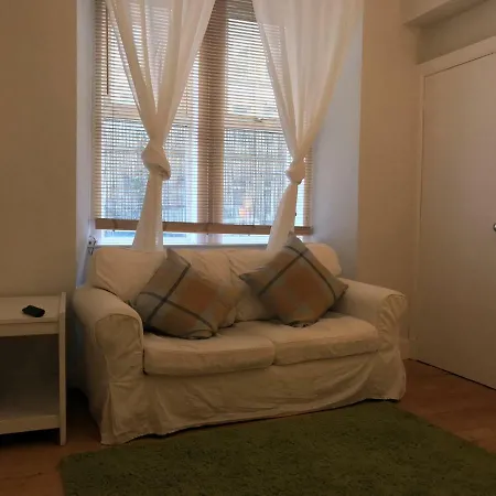 Apartment 10-mins To Princess Street 1bdr Flat *