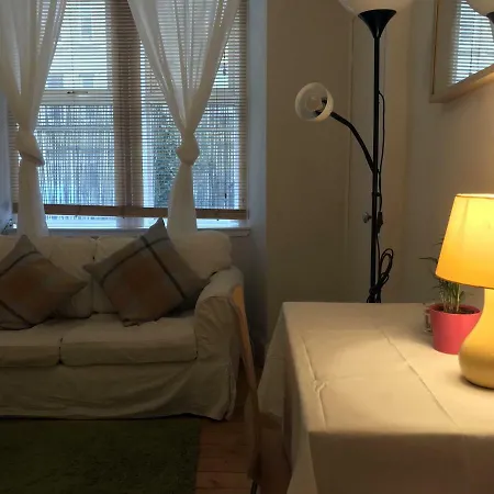 Apartment 10-mins To Princess Street 1bdr Flat *