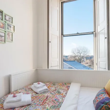 Large Designer's Flat Near Park And The Shore, Free Parking Appartement