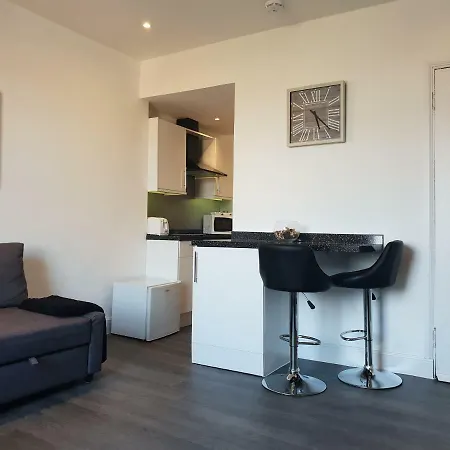 Stylish - Near Haymarket, Walk To Castle And Princes Street Apartmán