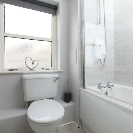 Amazing - Annandale St Near The Playhouse - Free Parking