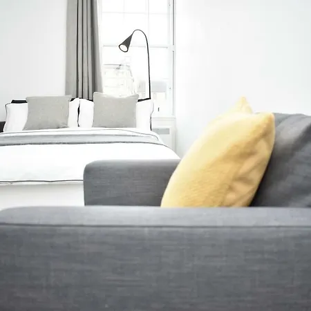 Modern & Bright 1 Bed For 4 Close To City Centre! Edinburgh