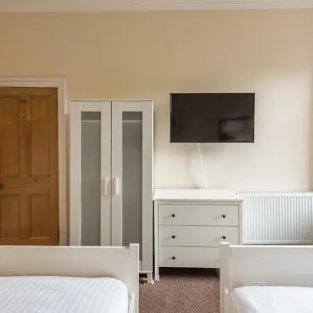 3 Bed Overlooking Meadows Park * Edinburgh