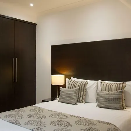 Fountain Court - Grove Aparthotel 4*