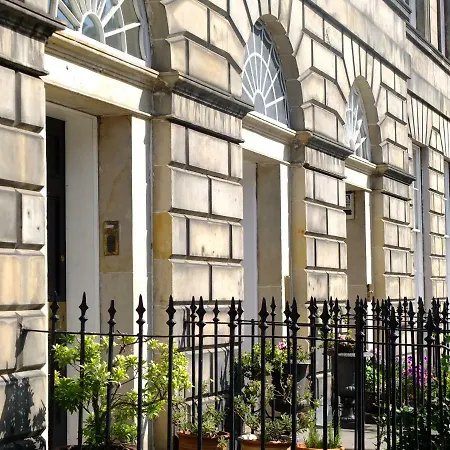 Stylish New Town Property: With Secure Off Street Parking * Edinburgh