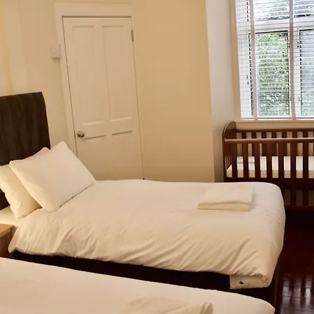 Apartamento 2 Bedroom Flat Off Leith Walk Accommodates 7 *