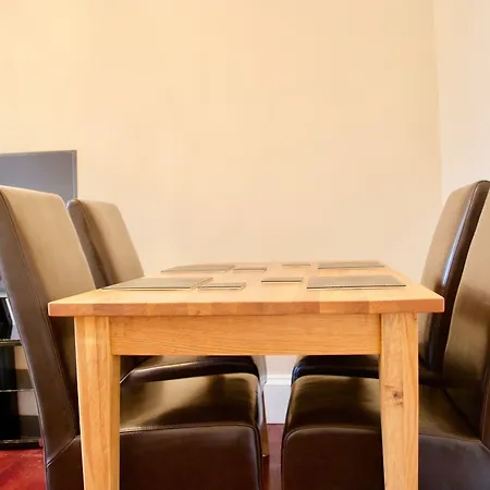 Apartamento 2 Bedroom Flat Off Leith Walk Accommodates 7 Edimburgo