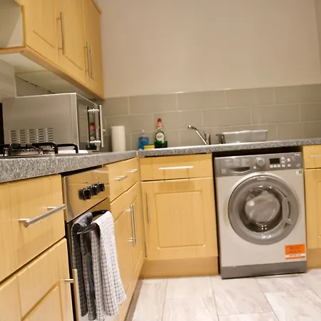 2 Bedroom Flat Off Leith Walk Accommodates 7 Apartamento Edimburgo