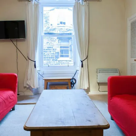 1 Bedroom Flat In The Centre * Edinburgh