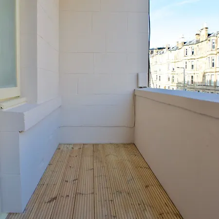 2 Bedroom Flat In Leafy Morningside 公寓 爱丁堡