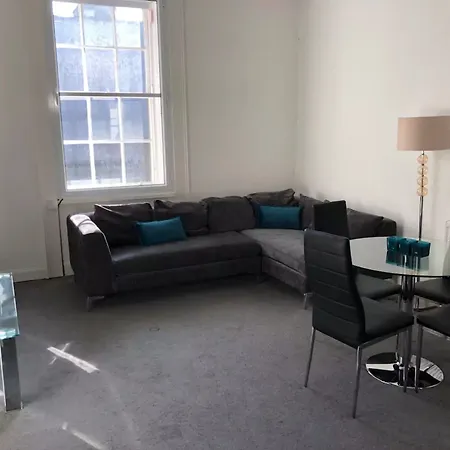 3 Bedroom Flat Appartement *