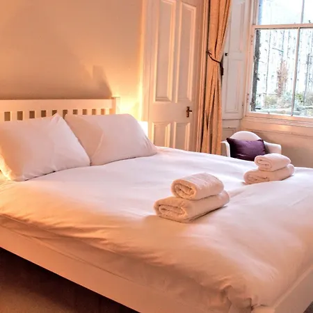 2 Bedroom, 2 Bathroom In New Town * Эдинбург