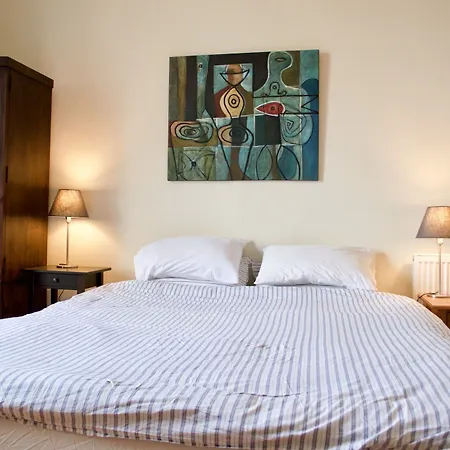 Fabulous 3 Bedroom Flat With Castle Views Apartment *