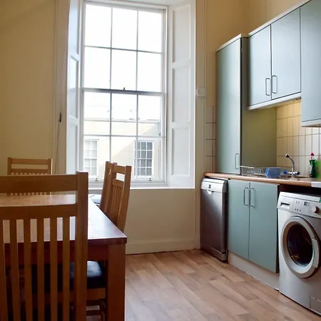 Fabulous 3 Bedroom Flat With Castle Views Apartment Edinburgh