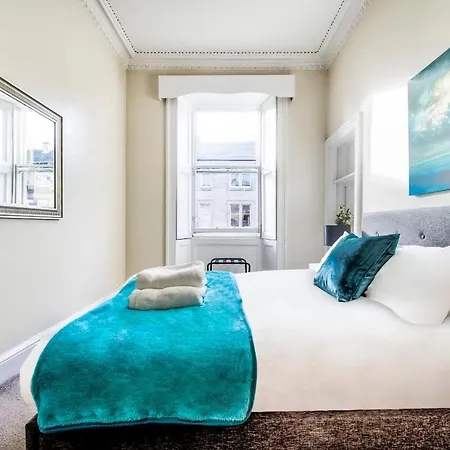 3 Bed Stylish & Spacious Georgian City Centre