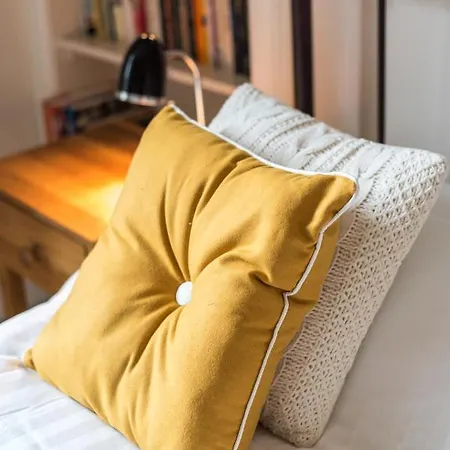 Spacious & Unique 1 Bed With Wifi Apartment
