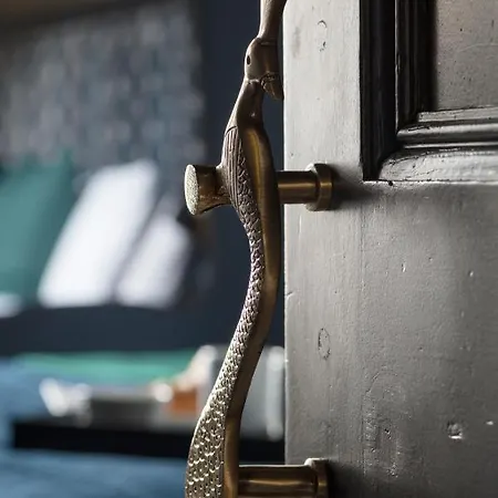 Luxury Boutique In Fashionable Stockbridge 5* Edinburgh