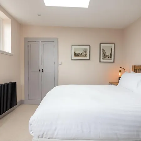 Amazing Penthouse, Stunning Views, Castle 2 Mins Lägenhet