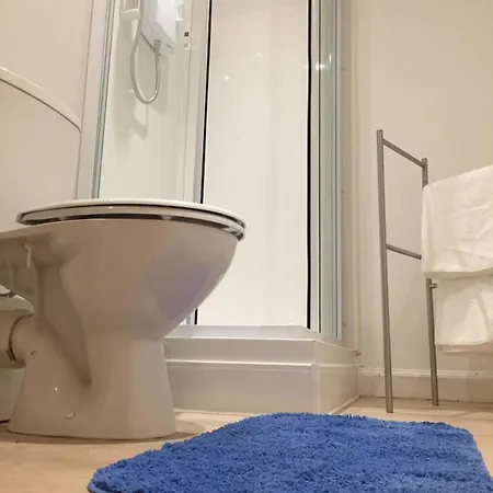 Dunbar Serviced * Edinburgh
